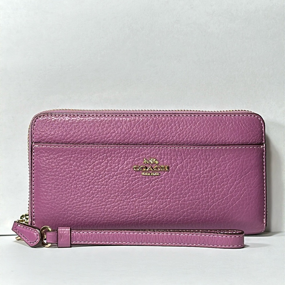*HTF COLOR* COACH Accordion Zip Wallet With Wristlet Strap